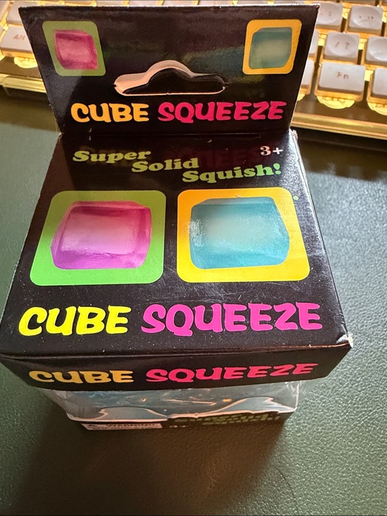 Squeeze Other - Viral Squeeze ice cube toy